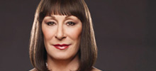 Anjelica Huston a arrêté de fumer
